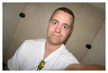 Olivier se prend en photo dans les toilettes : bravo !