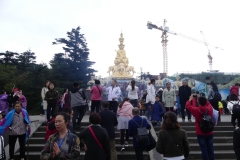 le grand bouddha doré du Mont Emeil