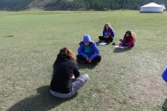 Ecole de la steppe. Audrey récite sa conjugaison...