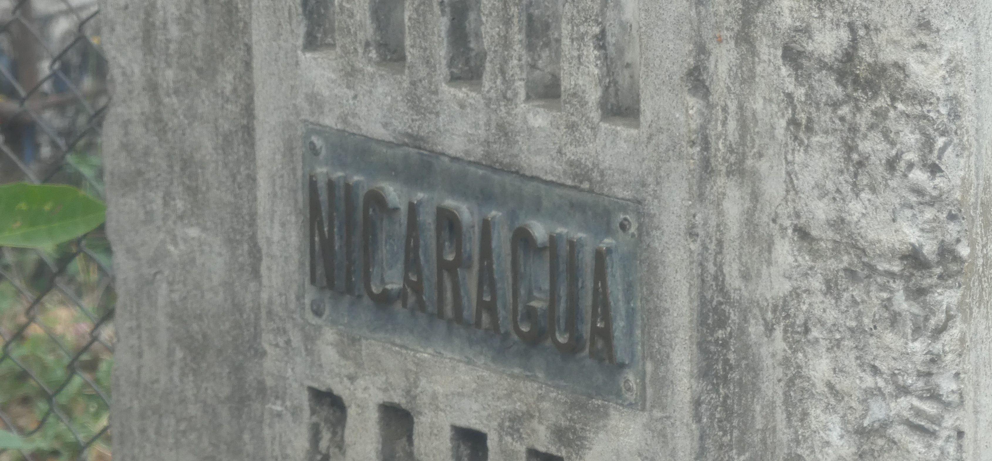 la borne officielle de la frontière Nicaragua - Costa Rica
