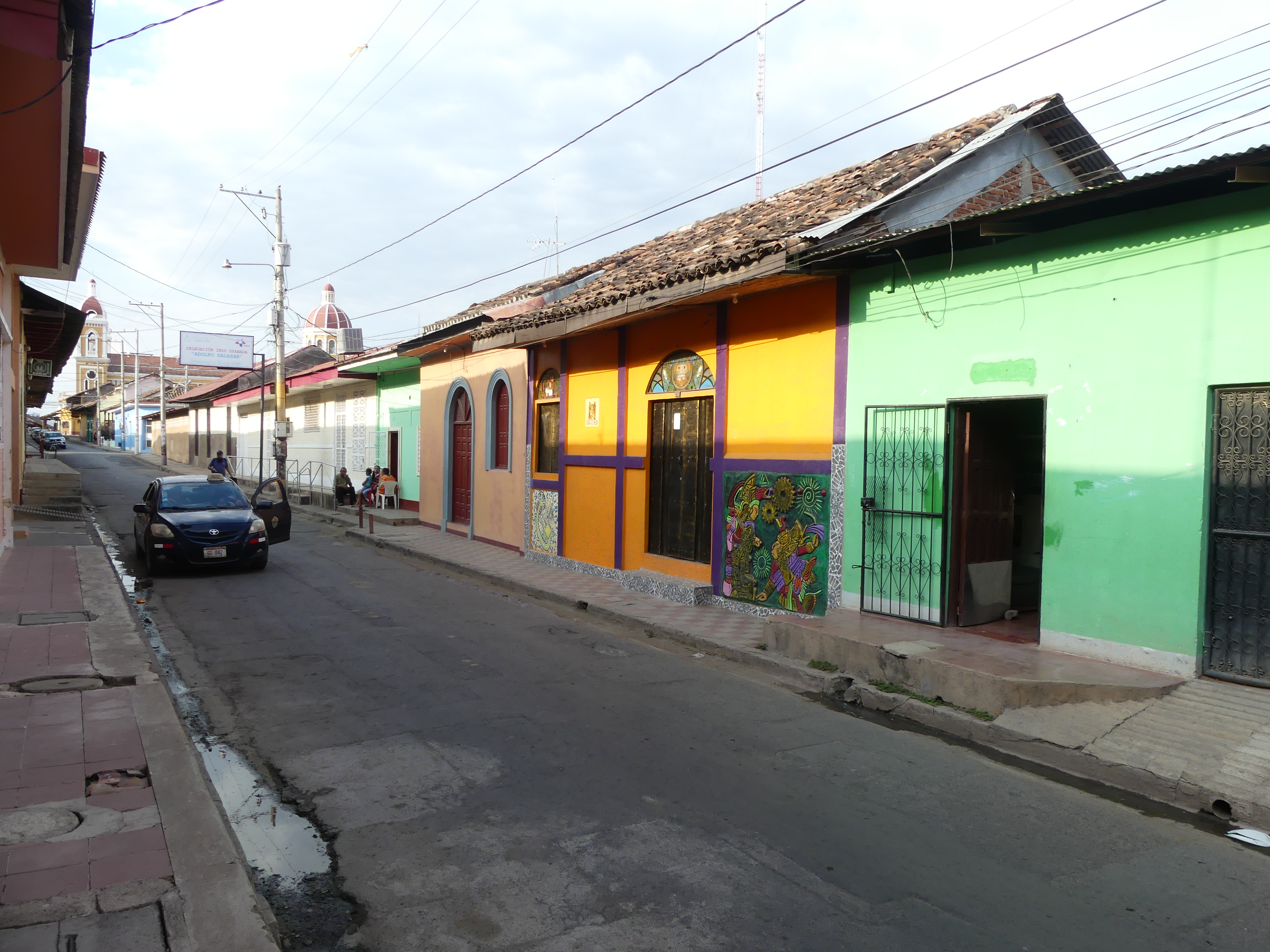 les façades sont de toutes les couleurs possibles